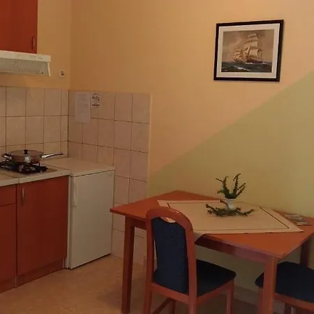 By The Sea - 15926 * Vis